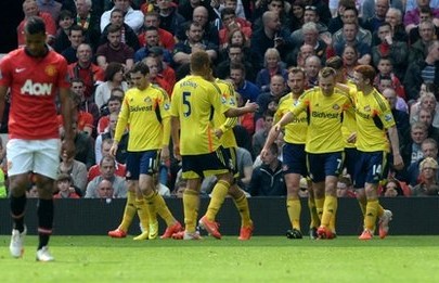 Man United 0-1 Sunderland: Larsson volley Gives Black Cats Massive Survival Boost