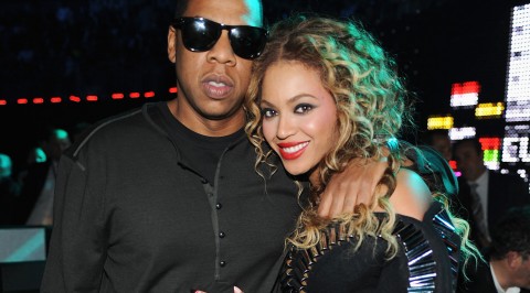 Jay Z and Beyonce rocks African tradition (PHOTOS)