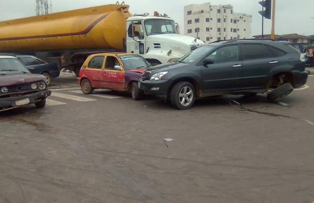 Tanker Crushes Vehicles in Ibadan, 3 Injured