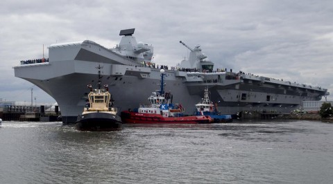 Queen Elizabeth arrives Portsmouth in largest warship